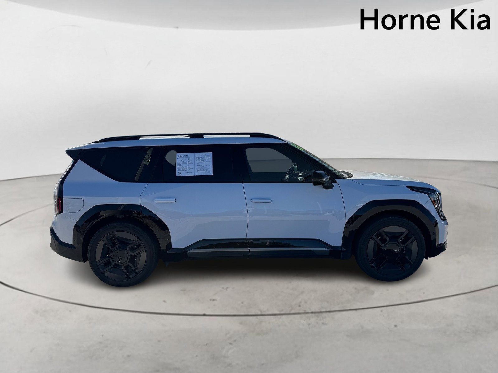 Certified 2026 Kia EV9 GT-Line image 3