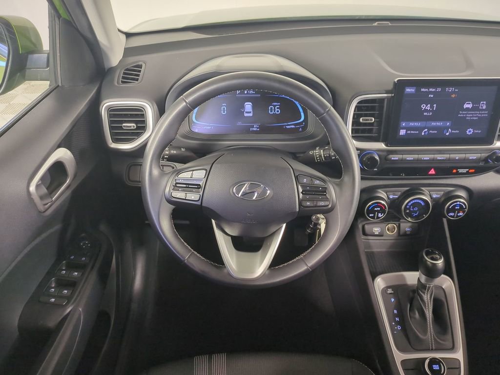 Certified 2023 Hyundai Venue SEL w/ Cargo Package image 17