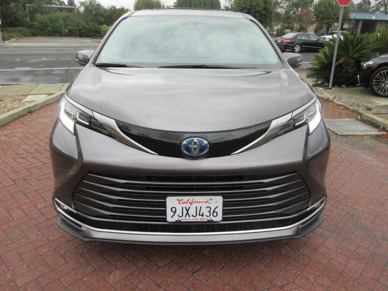 Used 2024 Toyota Sienna Limited AWD image 62