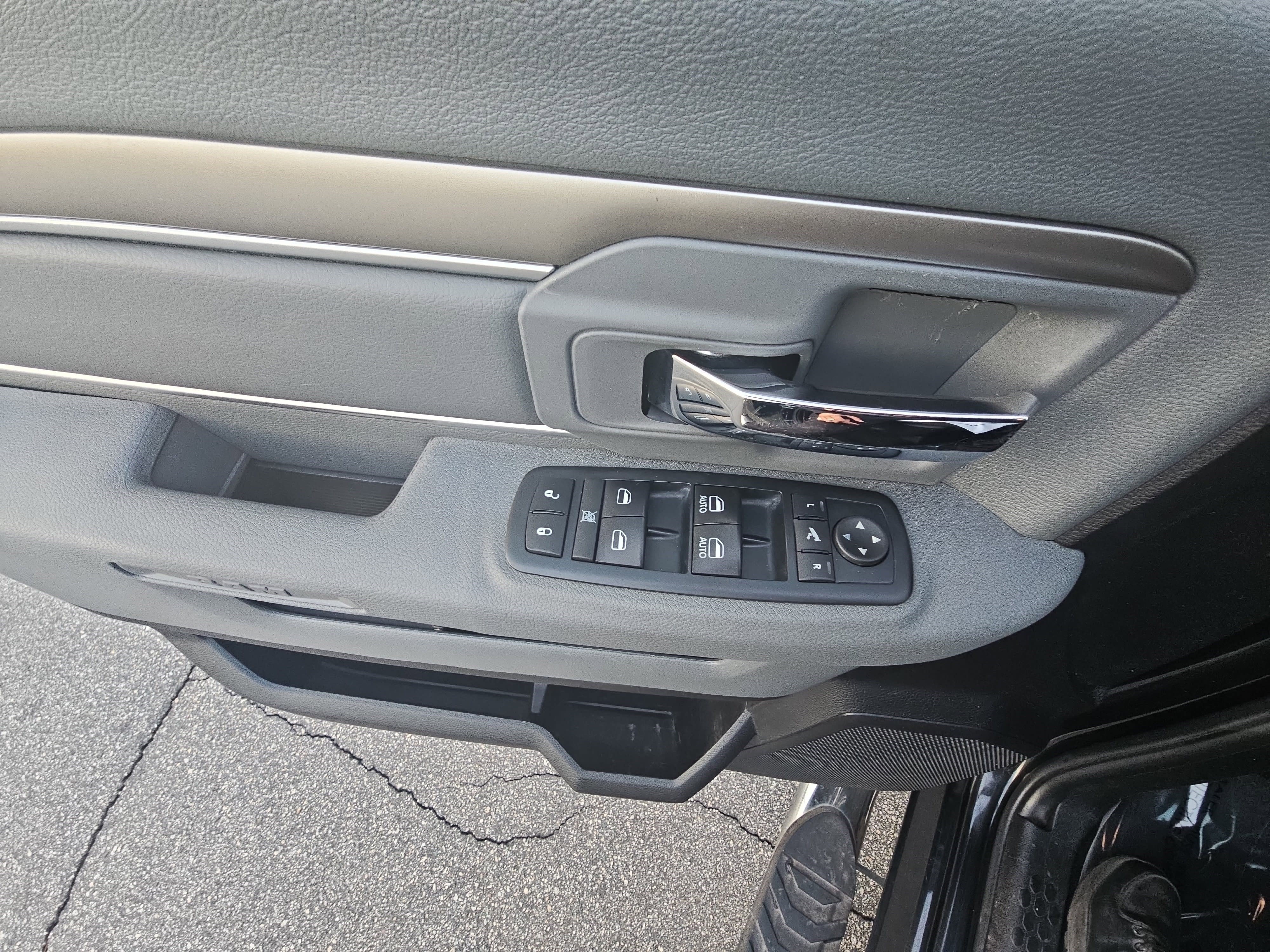 Used 2017 RAM 1500 Big Horn image 27