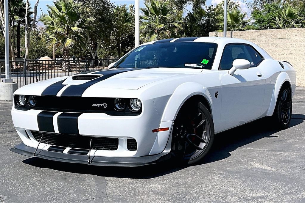 Used 2018 Dodge Challenger SRT Hellcat RWD image 2