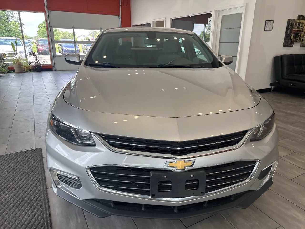 Used 2018 Chevrolet Malibu LT FWD image 8