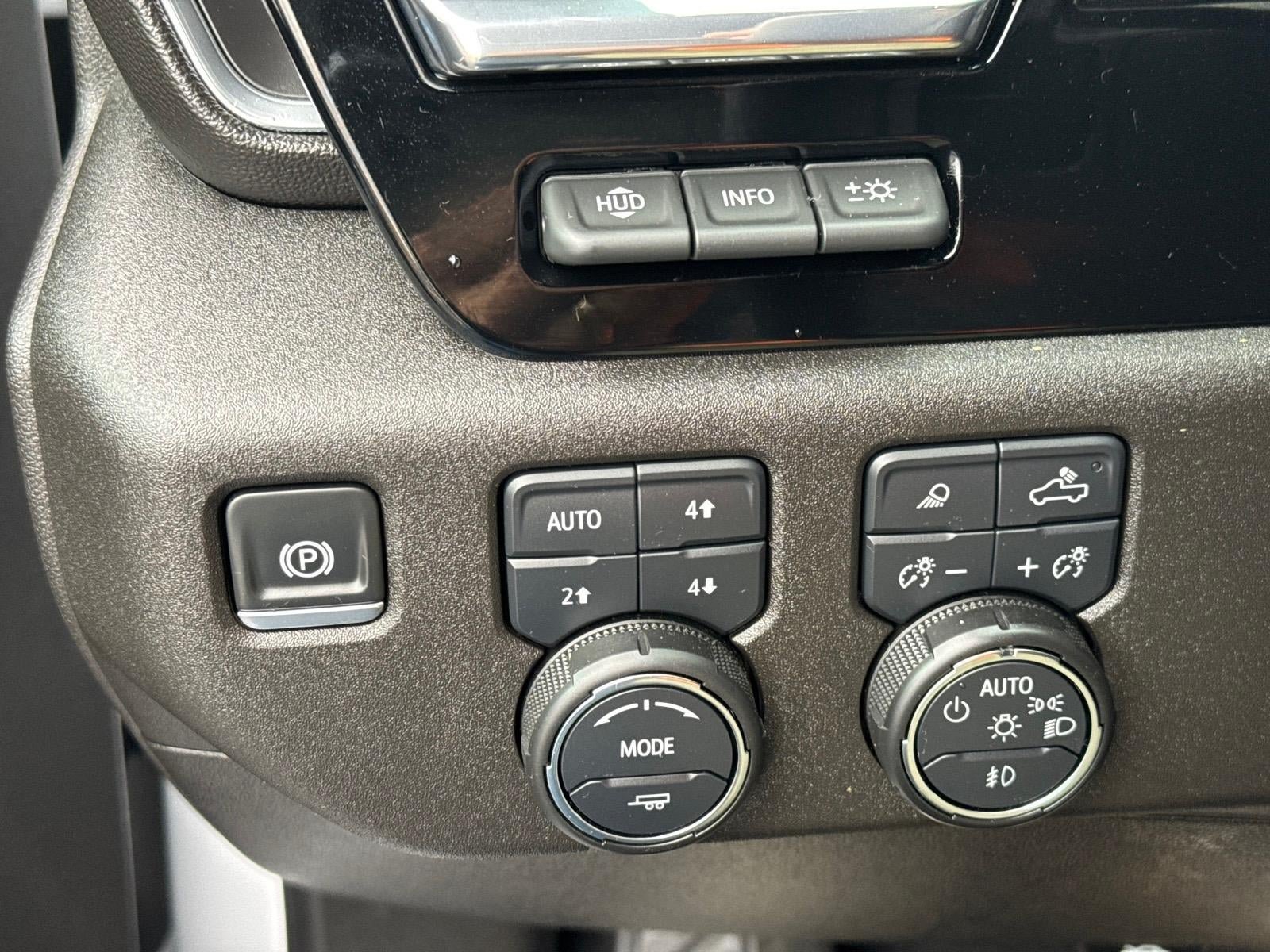 Used 2025 Chevrolet Silverado 3500 High Country w/ High Country Premium Package AWD/4WD image 14
