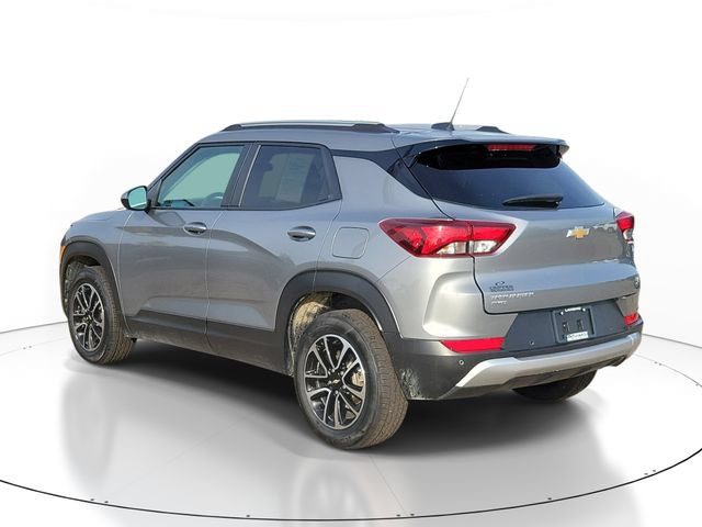 Certified 2024 Chevrolet TrailBlazer LT w/ LT Cold Weather Package AWD/4WD image 3