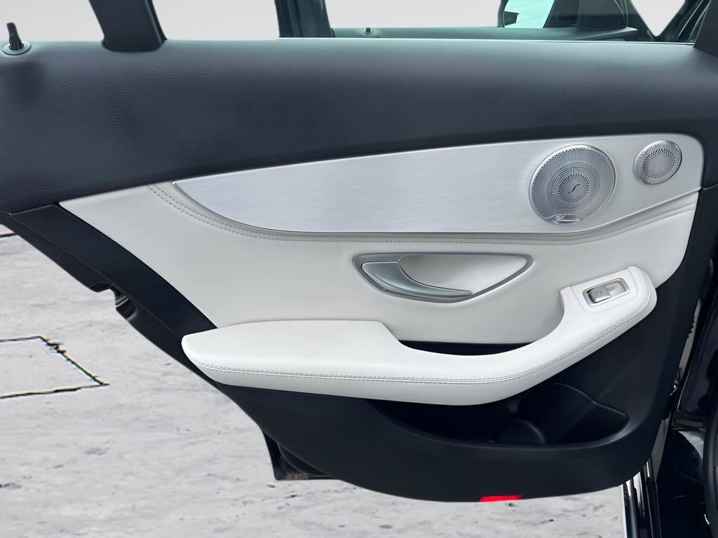 Used 2015 Mercedes-Benz C 300 4MATIC Sedan image 22