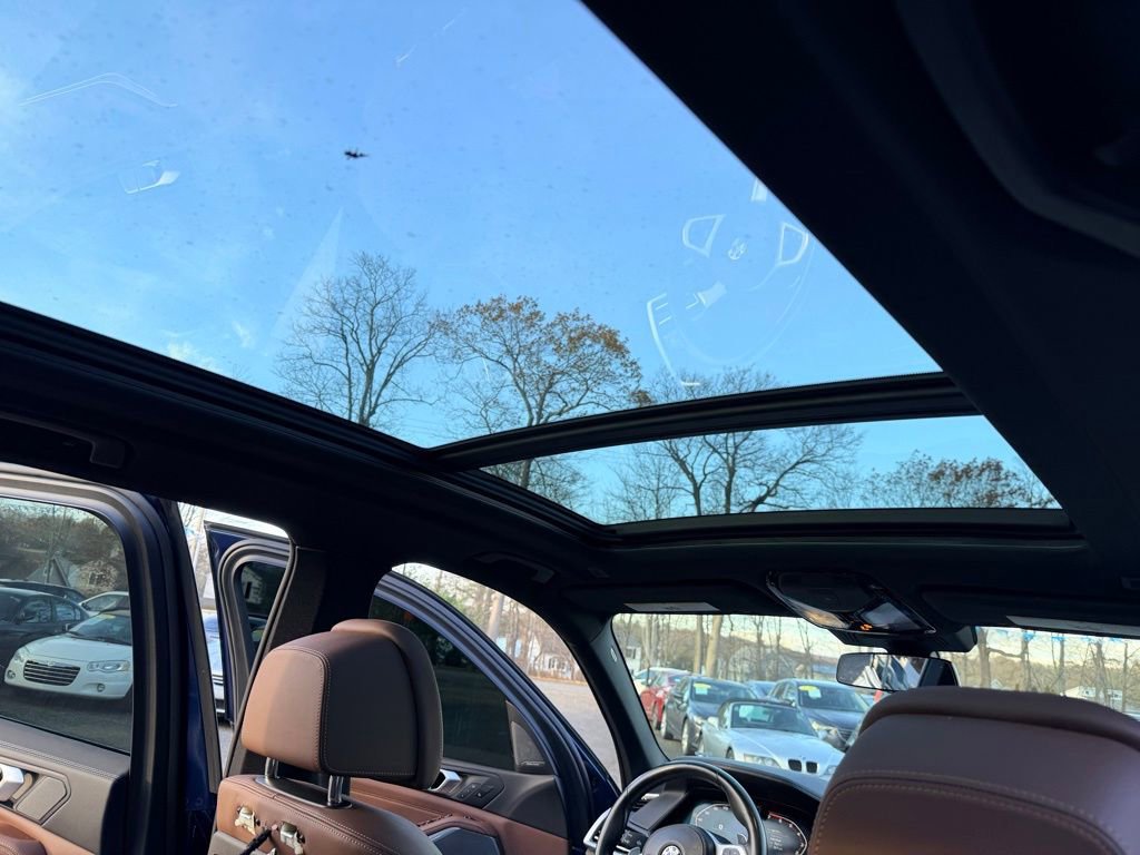 Used 2020 BMW X5 M50i image 30