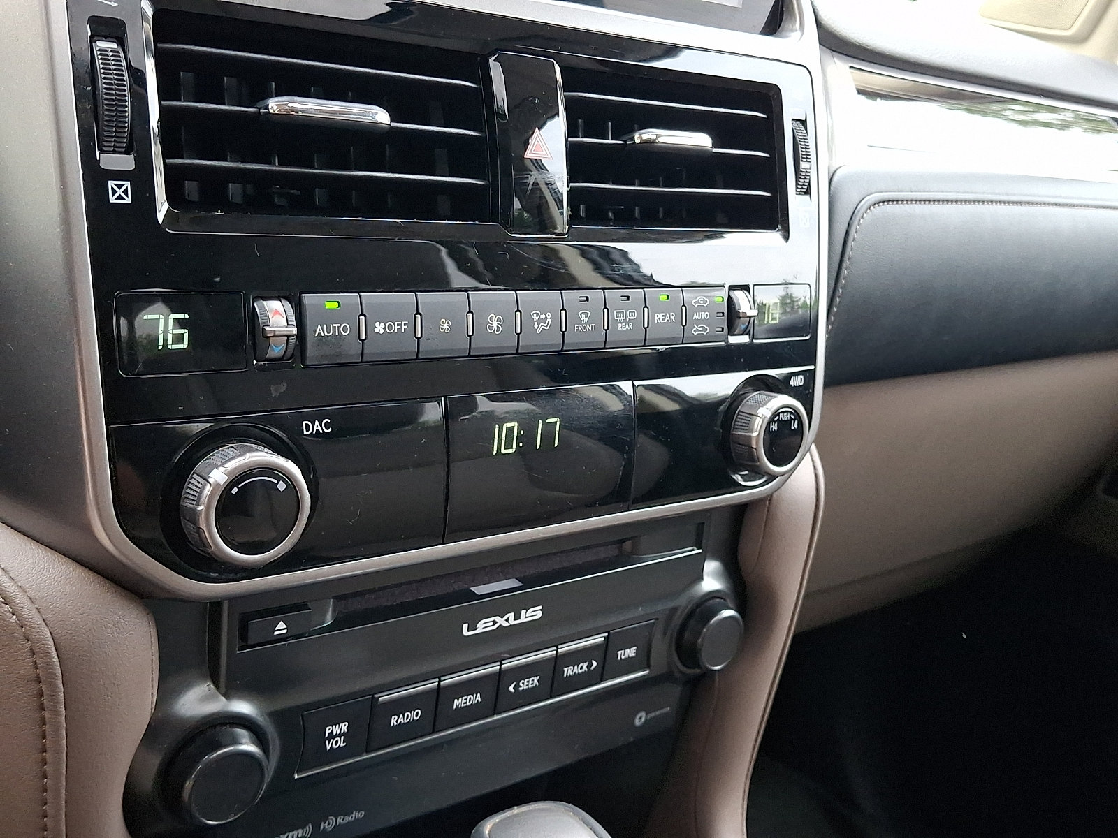 Certified 2023 Lexus GX 460 Premium w/ Premium Package AWD/4WD image 17