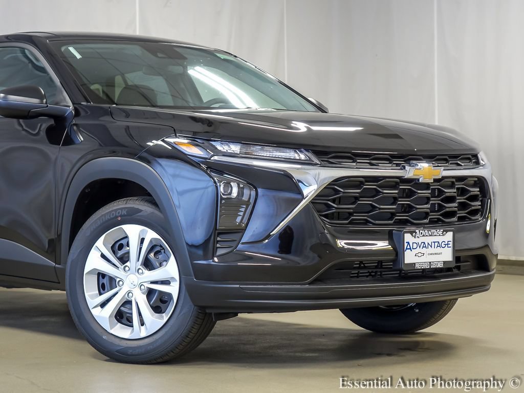 New 2026 Chevrolet Trax LS FWD image 3