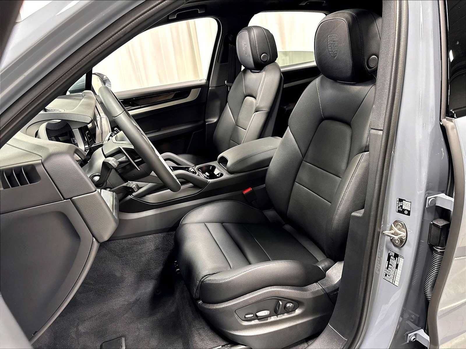 New 2026 Porsche Cayenne S AWD/4WD image 5
