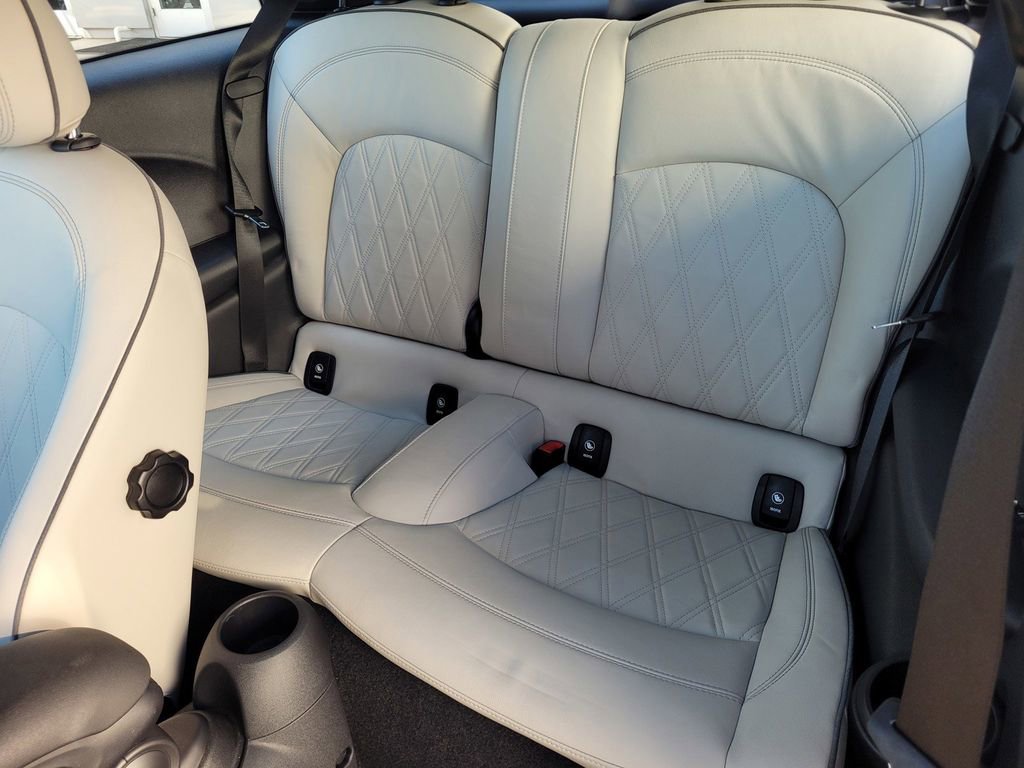 Used 2022 MINI Cooper SE image 8