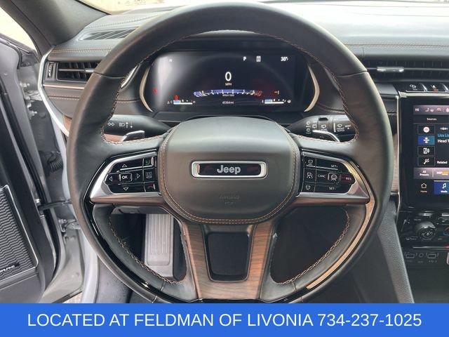 Used 2023 Jeep Grand Cherokee Summit w/ Luxury Tech Group V image 11