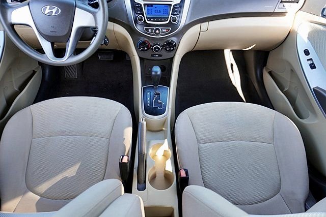 Used 2014 Hyundai Accent GLS FWD image 19