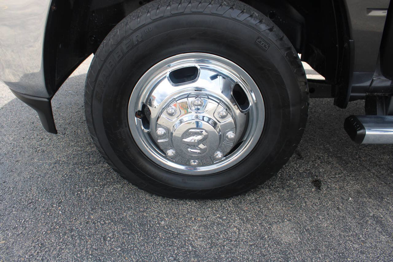 Used 2019 RAM 3500 Tradesman w/ Chrome Appearance Group image 19