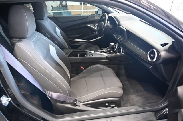 Used 2016 Chevrolet Camaro LT RWD image 12