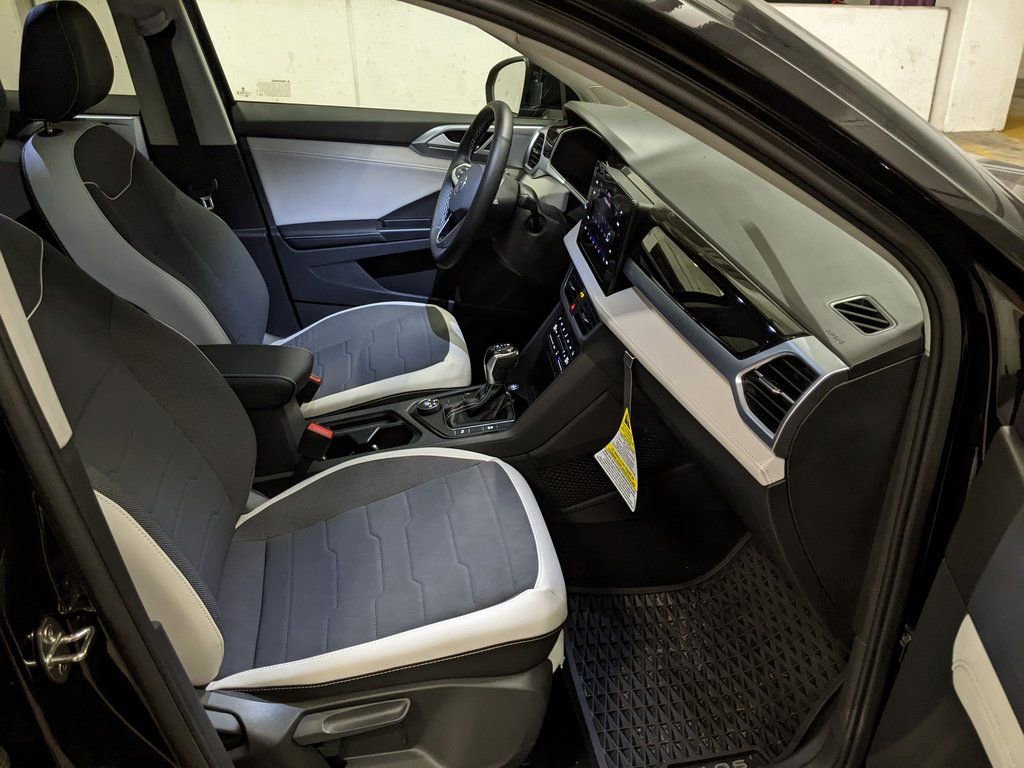 New 2026 Volkswagen Taos SE image 22