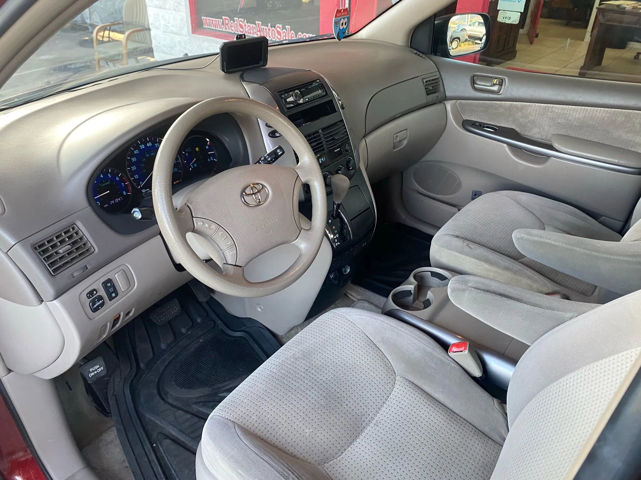 Used 2008 Toyota Sienna LE image 9