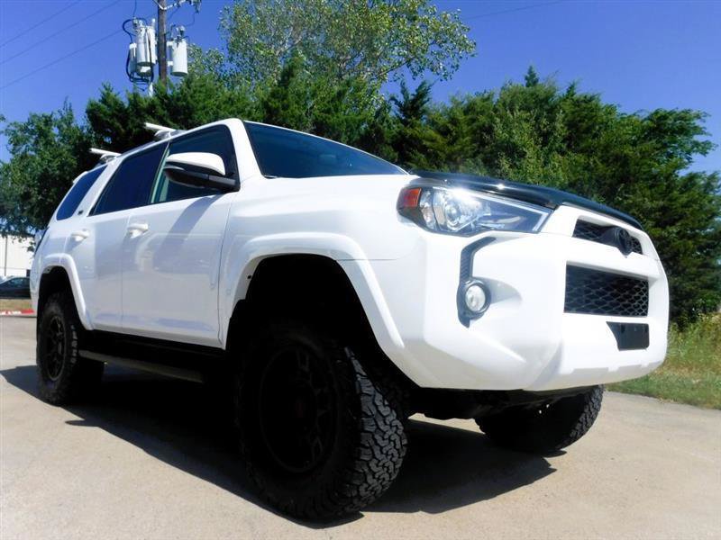 Used 2018 Toyota 4Runner SR5 Premium AWD/4WD image 3