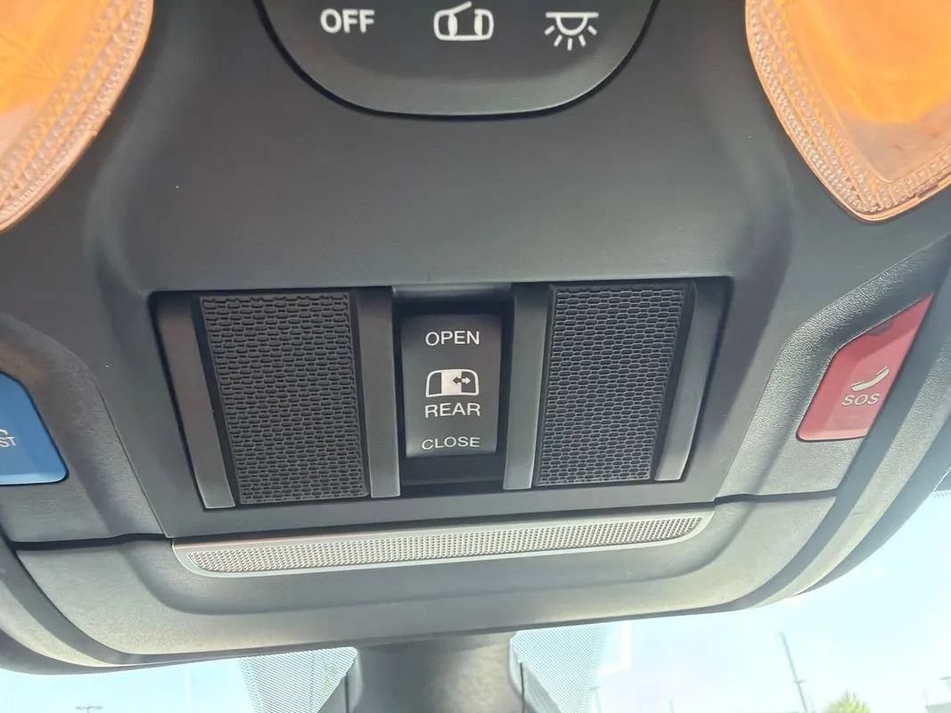 Used 2022 RAM 1500 Big Horn AWD/4WD image 32