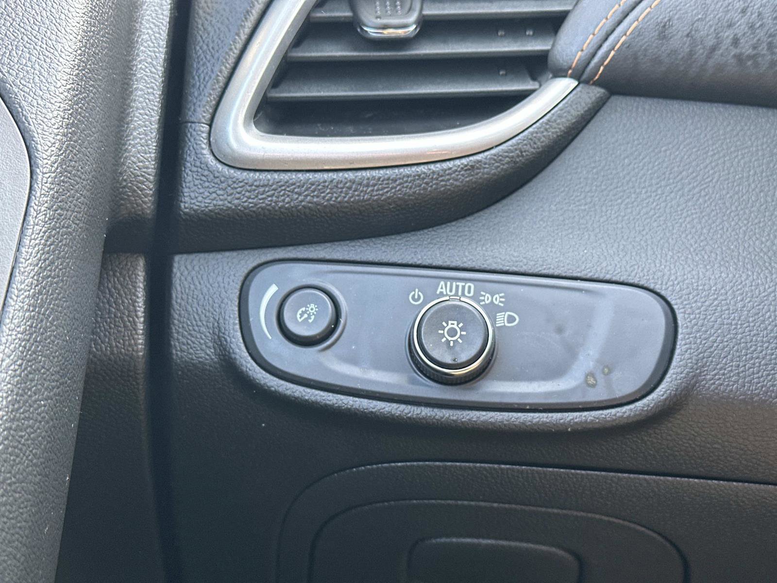 Used 2022 Chevrolet Trax LS w/ Tint and Cruise Package image 27