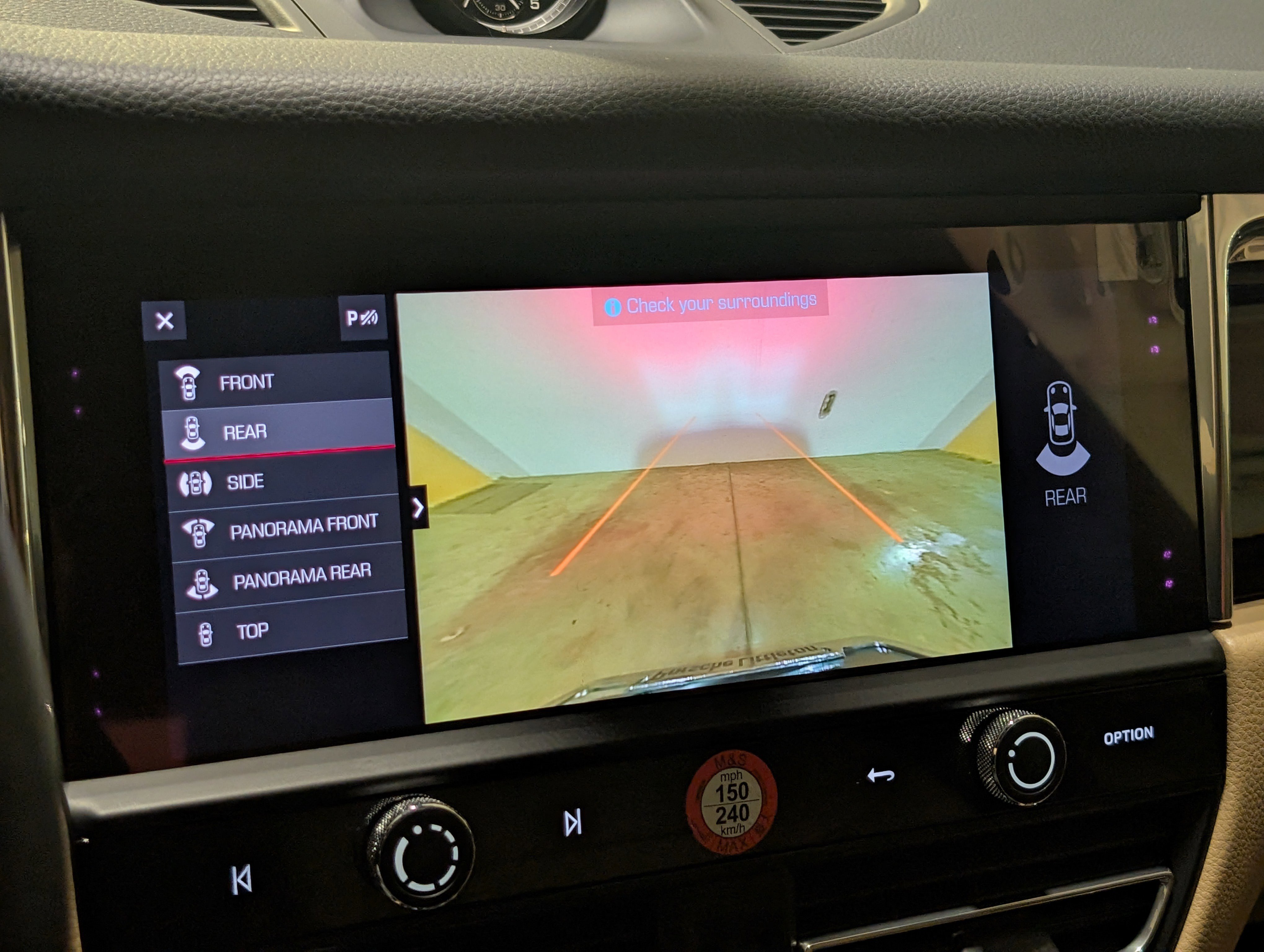 Certified 2025 Porsche Macan image 38