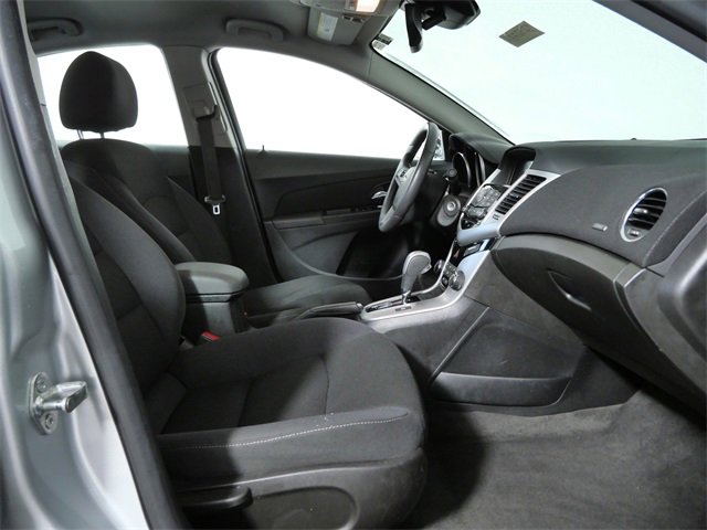 Used 2015 Chevrolet Cruze LT image 10