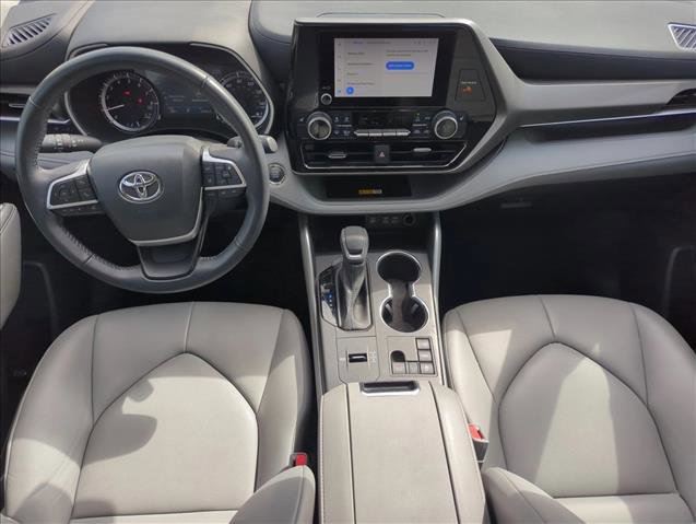 Used 2023 Toyota Highlander XLE image 16