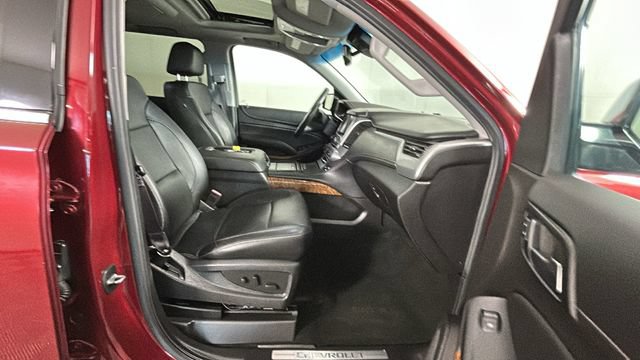 Used 2017 Chevrolet Suburban Premier AWD/4WD image 31