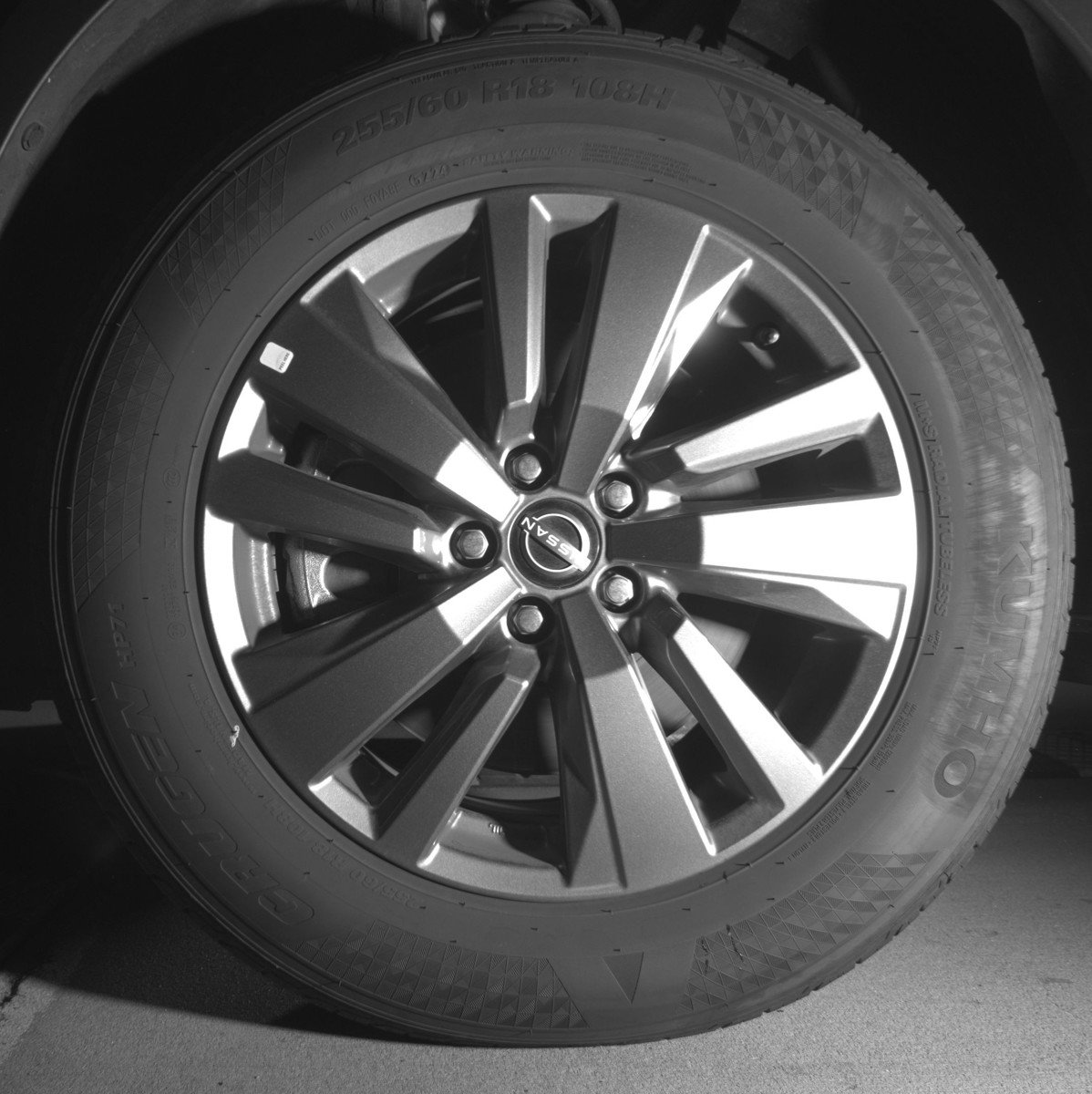 Used 2025 Nissan Pathfinder SV image 12