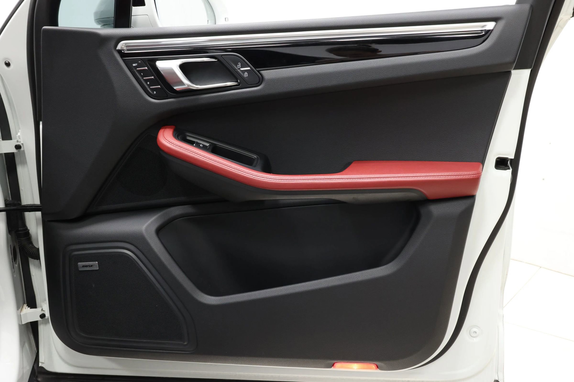 Used 2022 Porsche Macan image 71