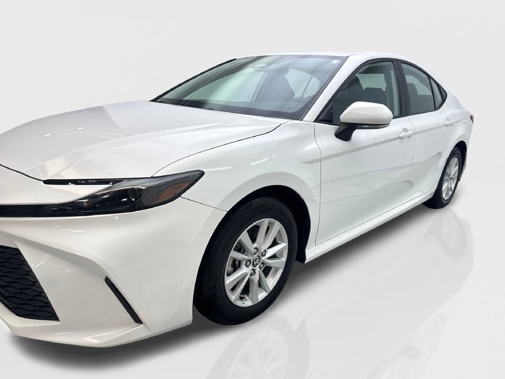 Used 2025 Toyota Camry LE FWD image 12