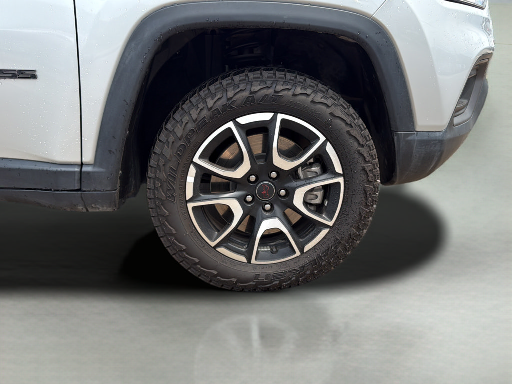 Certified 2025 Jeep Compass Trailhawk AWD/4WD image 9