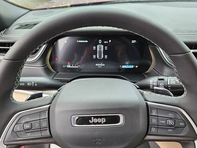 New 2025 Jeep Grand Cherokee Limited w/ Luxury Tech Group II RWD image 26