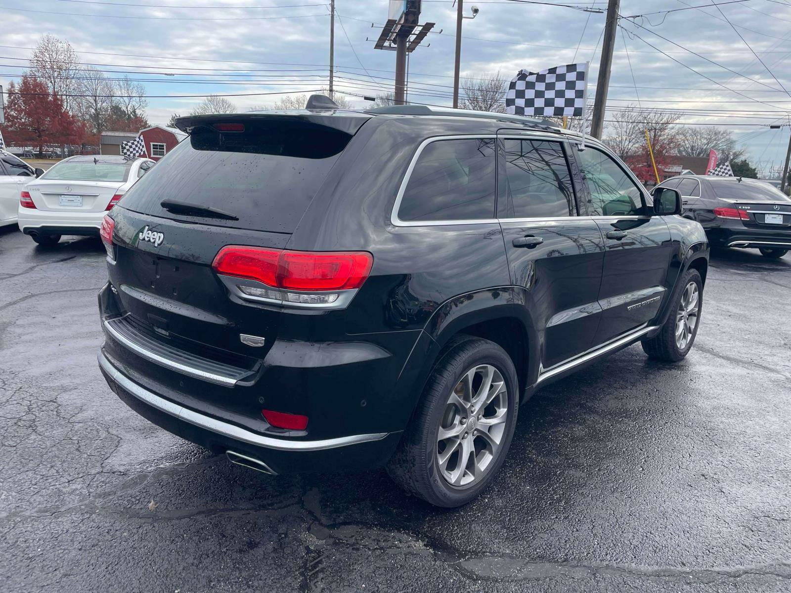 Used 2019 Jeep Grand Cherokee Summit image 4
