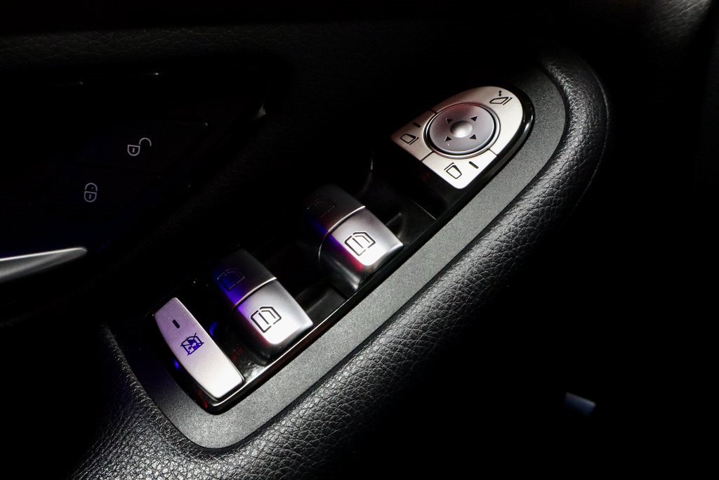 Used 2020 Mercedes-Benz GLC 300 GLC 300 image 26