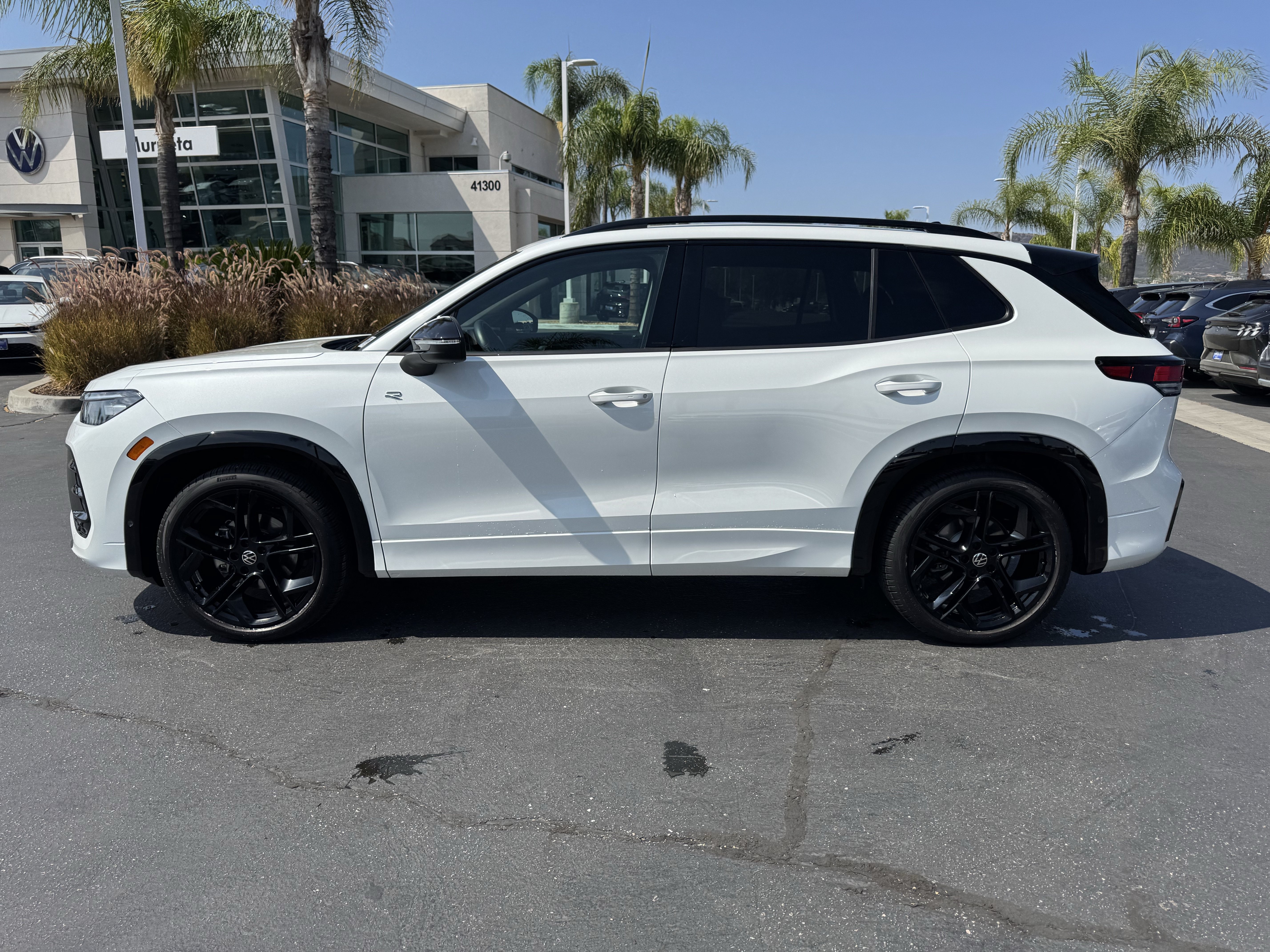 Used 2026 Volkswagen Tiguan SE R-Line FWD image 6