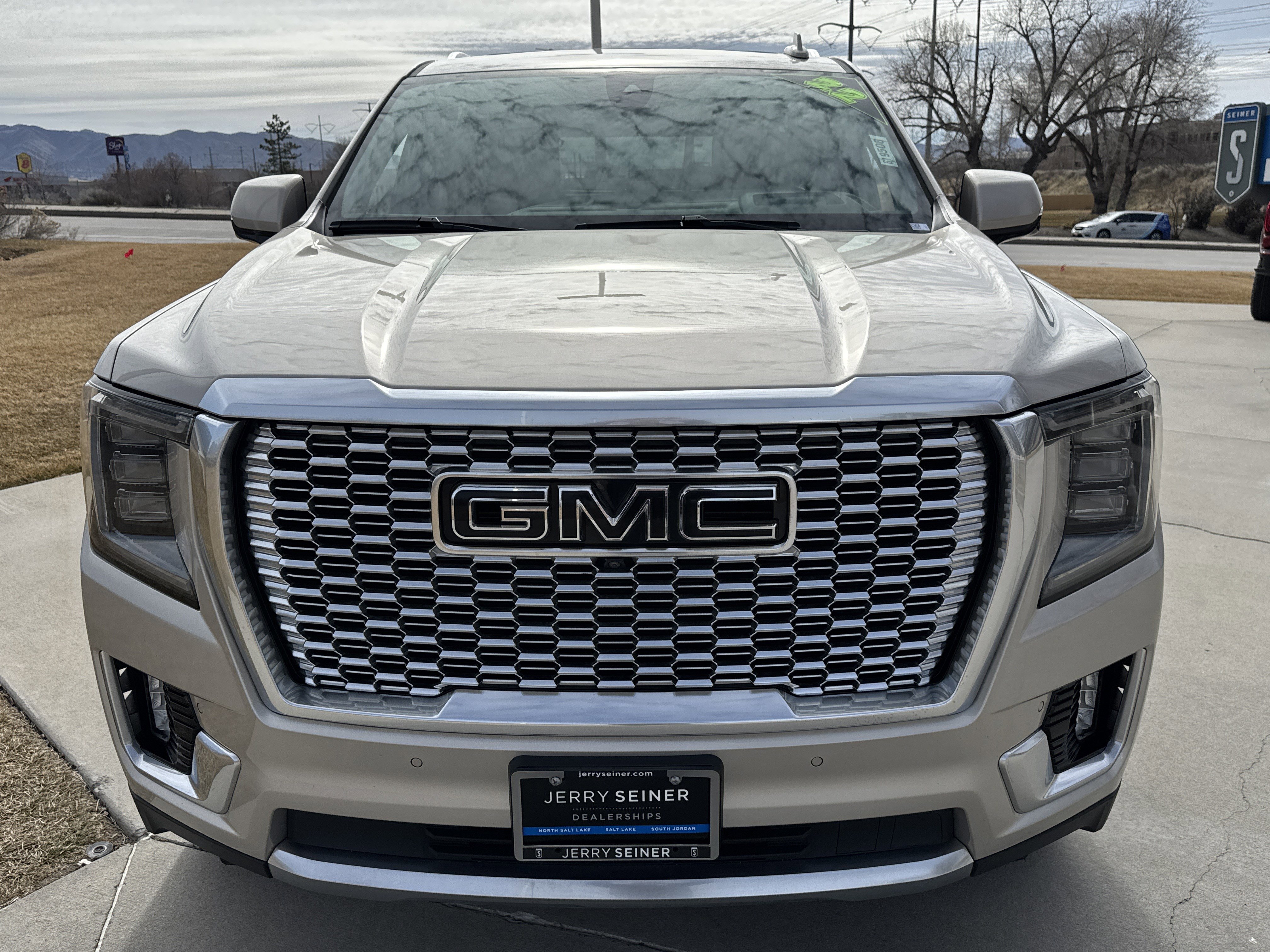 Used 2022 GMC Yukon Denali w/ Denali Ultimate Package image 8