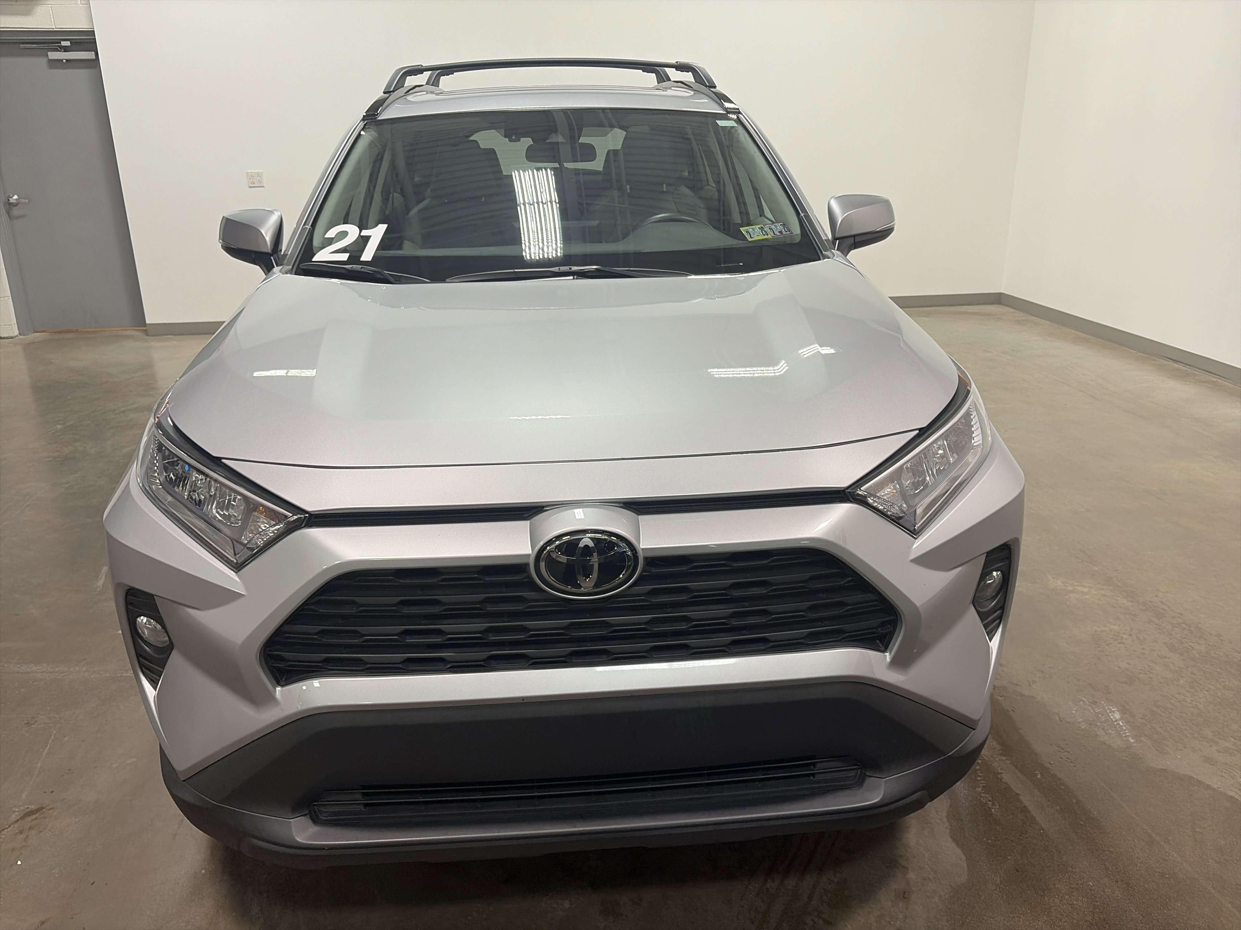 Used 2021 Toyota RAV4 XLE Premium image 39