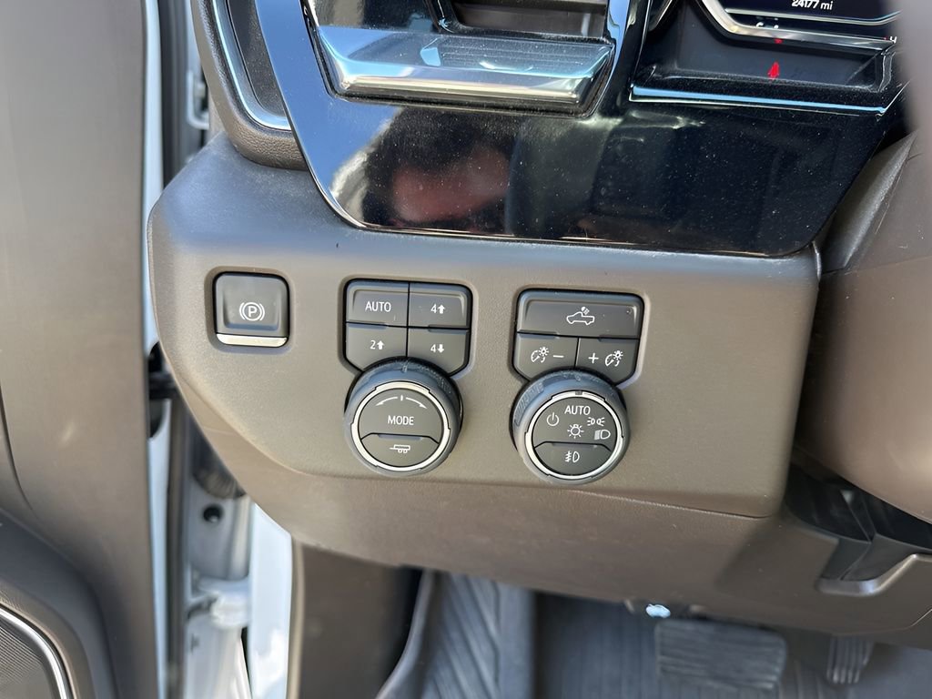 Used 2025 Chevrolet Silverado 1500 LT Trail Boss w/ Convenience Package II image 29