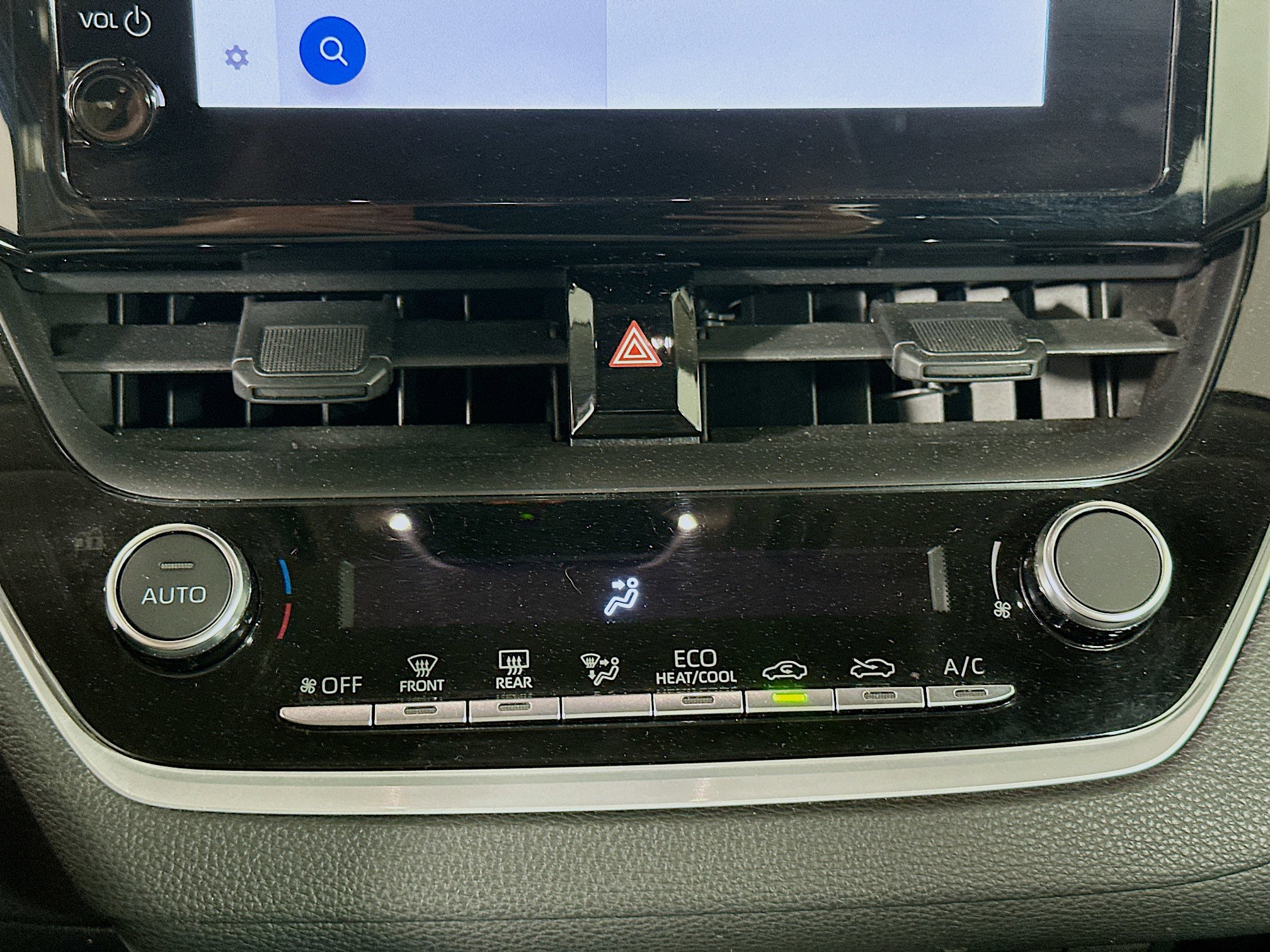 Used 2024 Toyota Corolla LE image 23
