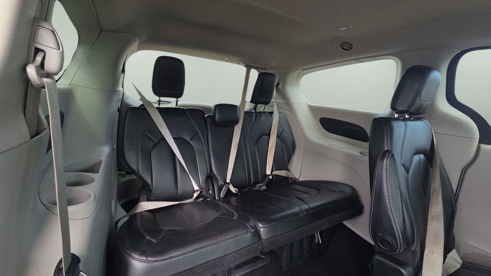 Used 2021 Chrysler Voyager Lxi FWD image 15