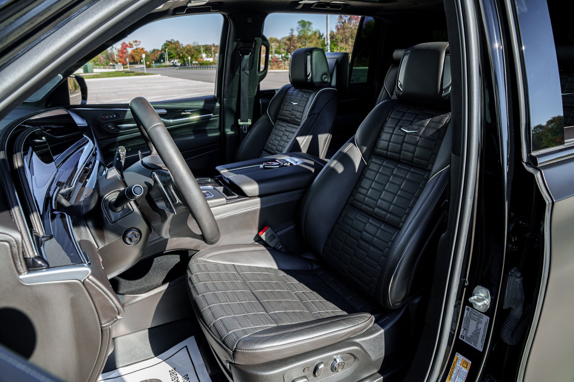 Used 2024 Cadillac Escalade ESV V w/ LPO, Floor Liner Package AWD/4WD image 33