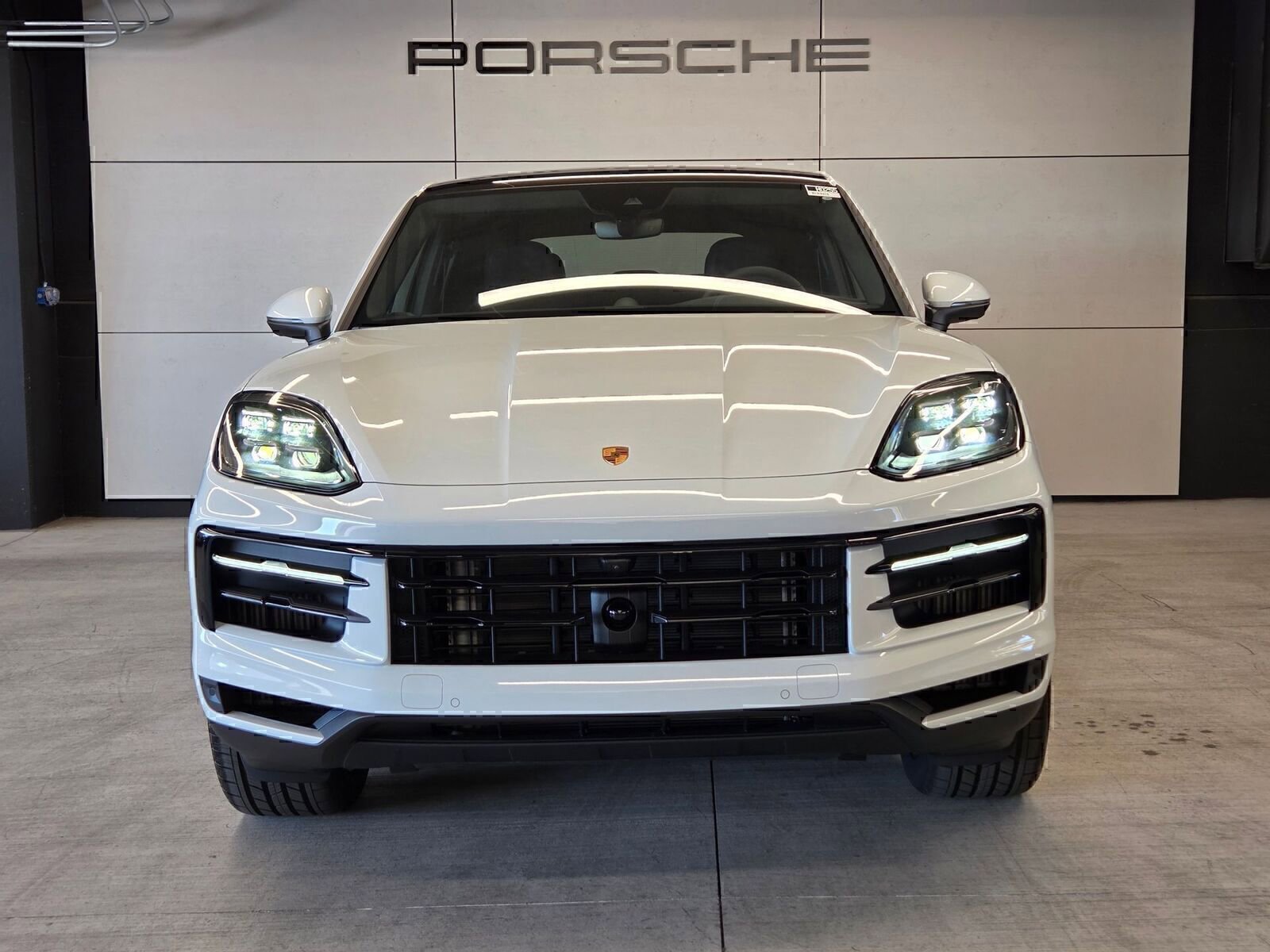 Certified 2026 Porsche Cayenne Coupe image 26