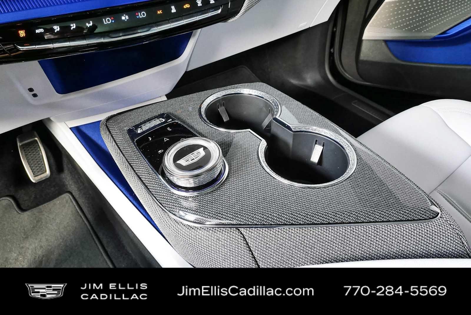 Used 2025 Cadillac Optiq Luxury 1 AWD/4WD image 17