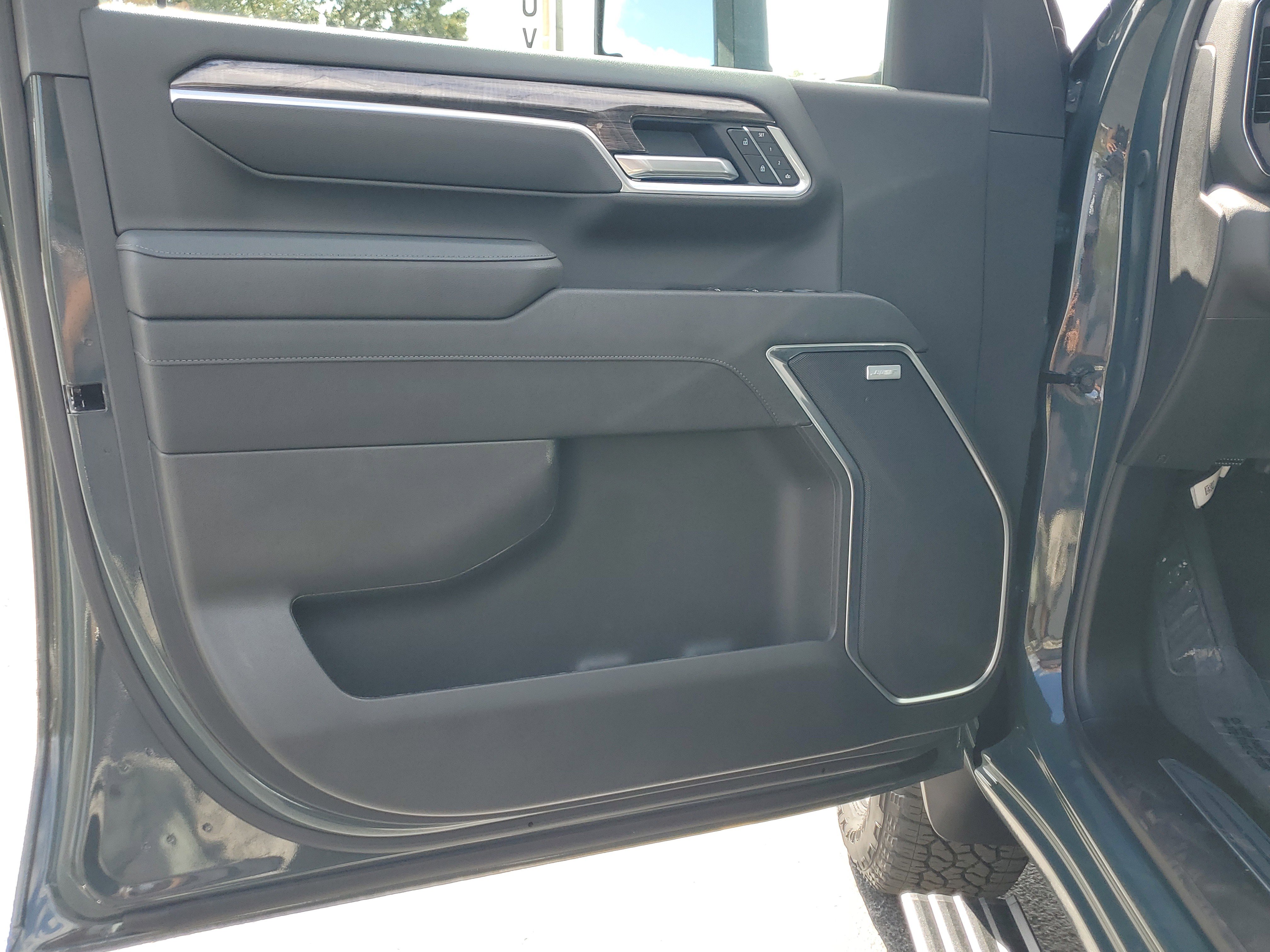 Used 2026 Chevrolet Silverado 3500 LTZ w/ LTZ Premium Package image 19