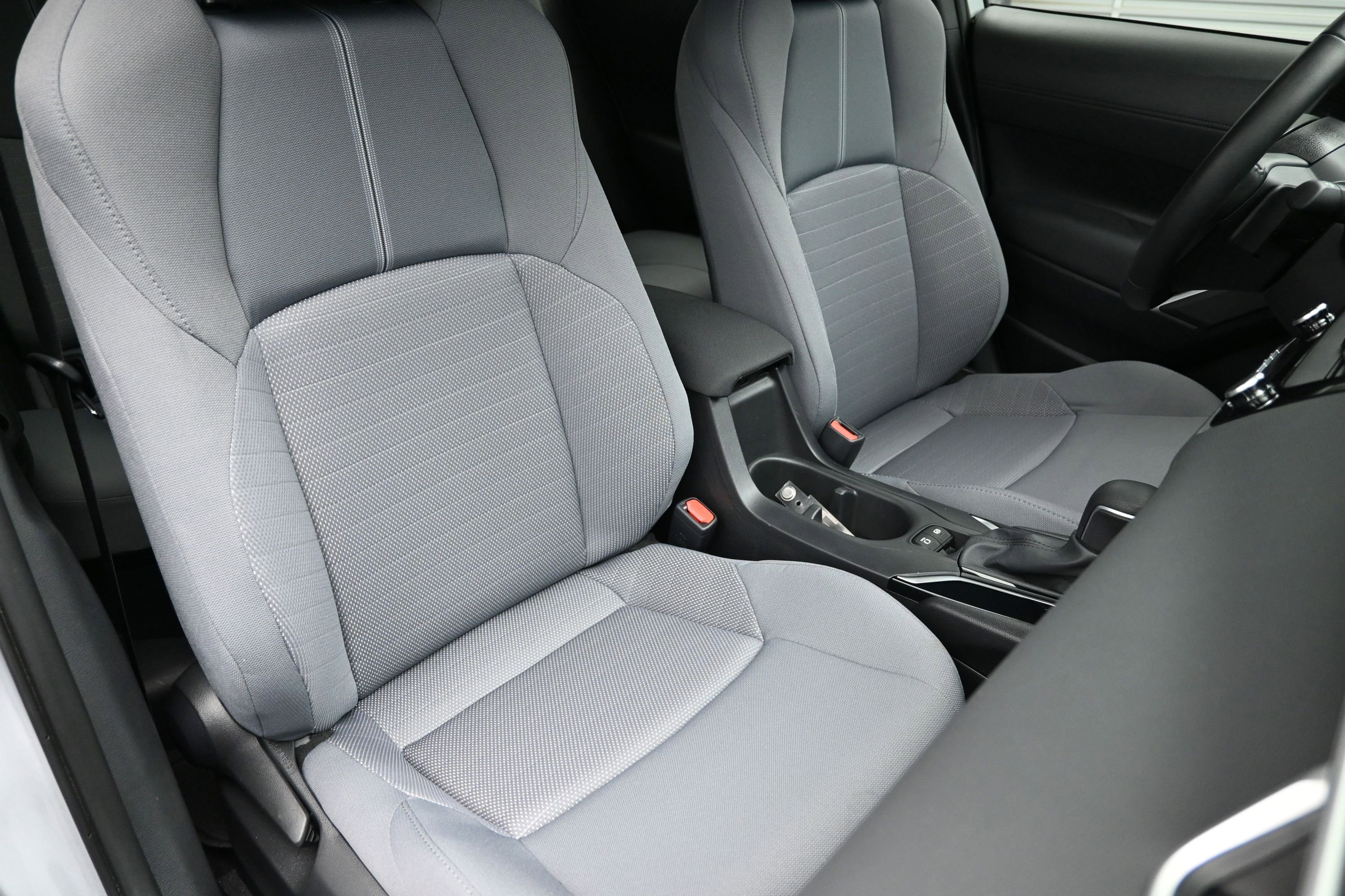 Used 2024 Toyota Corolla Cross AWD Hybrid image 39