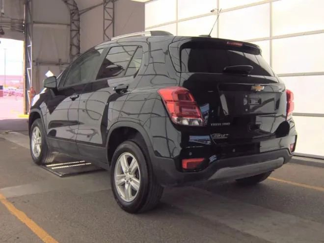 Used 2022 Chevrolet Trax LT w/ Driver Confidence Package AWD/4WD image 2