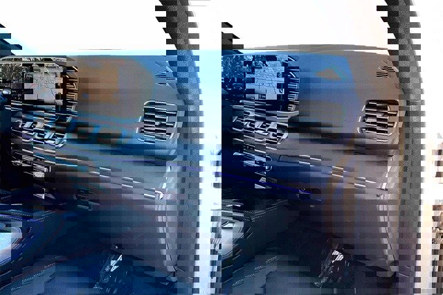 Used 2025 Mercedes-Benz GLE 350 4MATIC image 29