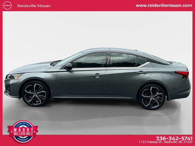 Used 2023 Nissan Altima 2.5 SR FWD image 3