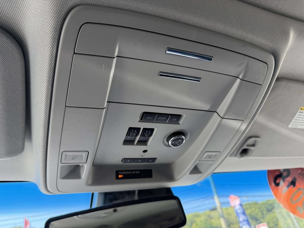 Used 2018 Chevrolet Suburban LT AWD/4WD image 29