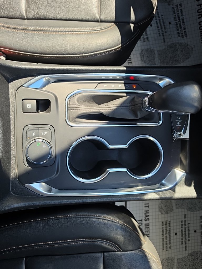 Used 2021 Chevrolet Traverse RS FWD image 39